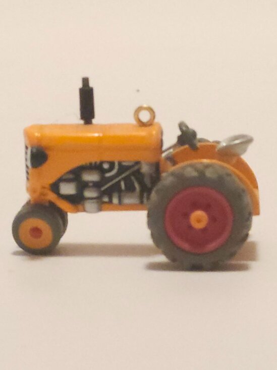 HALLMARK KEEPSAKE ORNAMENT Antique Tractors Series 2001 5th in a Series - Picture 2 of 11